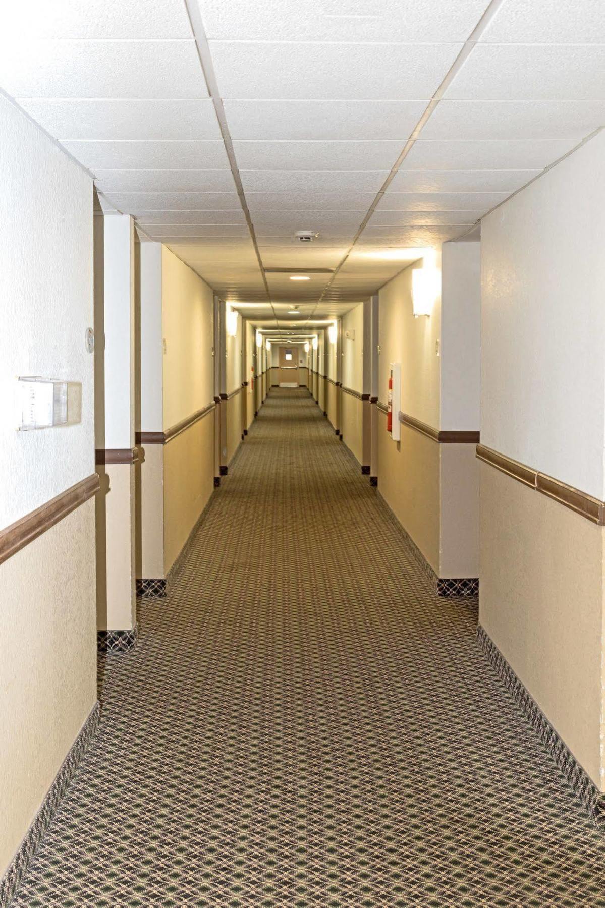 Super 8 By Wyndham Somerset Exteriör bild